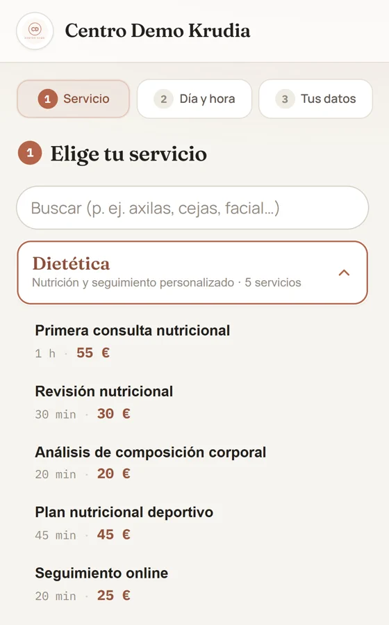 Página de reservas en el móvil: pasos Servicio, Día y hora y Tus datos, y la lista de consultas de dietética con su duración y su precio